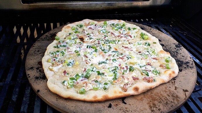 Flammkuchen gegrillt