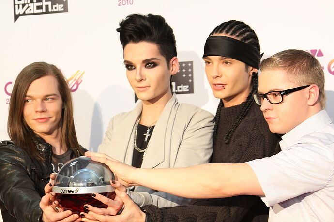 1280px-Tokio_Hotel