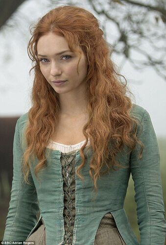 Eleanor_Tomlinson02