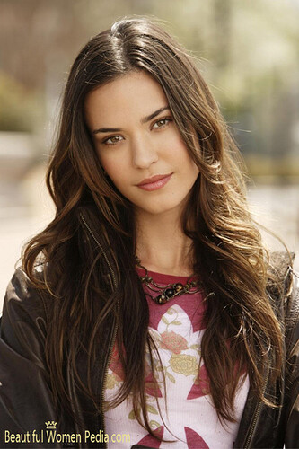 odette-annable-2