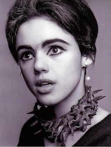 edie-sedgwick-cucho-pec3b1aloza-zicoydelia-ella-1