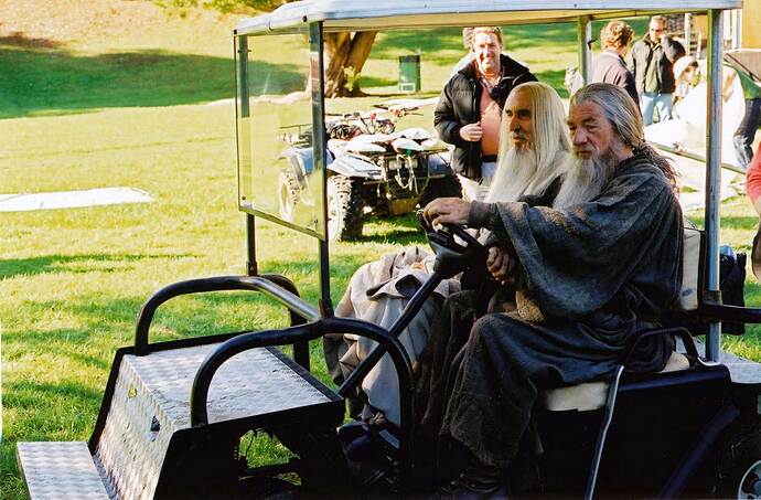 Christopher-Lee-and-Ian-McKellen-on-the-set-of-The-Lord-of-the-Rings