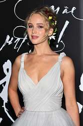 jennifer-lawrence-at-the-mother-premiere-in-new-york-city-130917_1