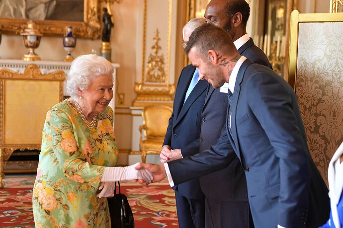 queen-elizabeth-david-beckham