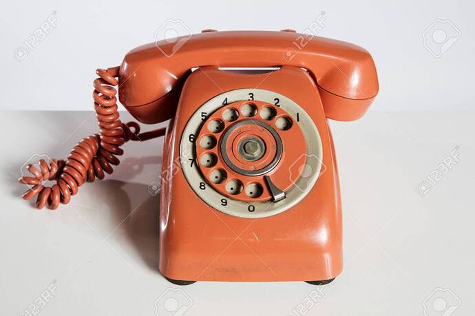 53546946-retro-rote-wahltelefon-isoliert-auf-weiß