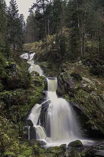 489px-Cascade_du_Triberg