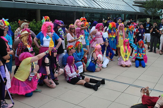 Bronycon_2014_cosplay_contest