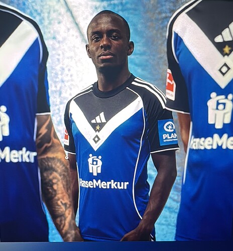 70932C74-C4C6-44E4-A575-9346055B1C78