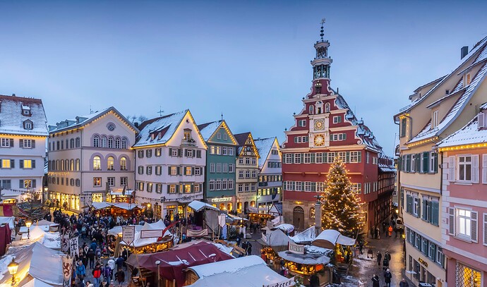 35952710-mittelalter-weihnachtsmarkt-esslingen