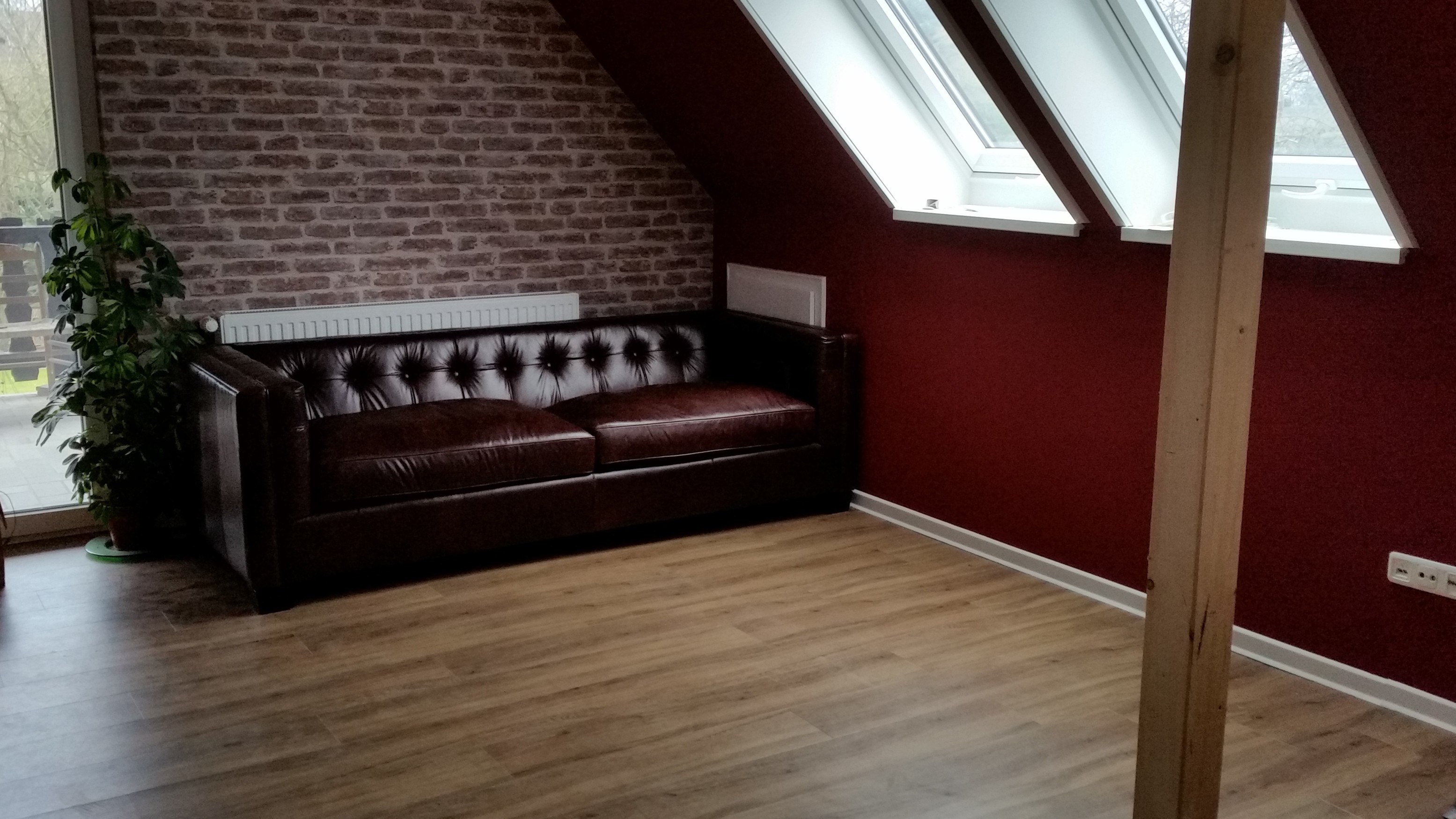 Newroomdesign Tapeten und Boden vom Kino+ Studio gesucht - Smalltalk - Forum • Rocket ...
