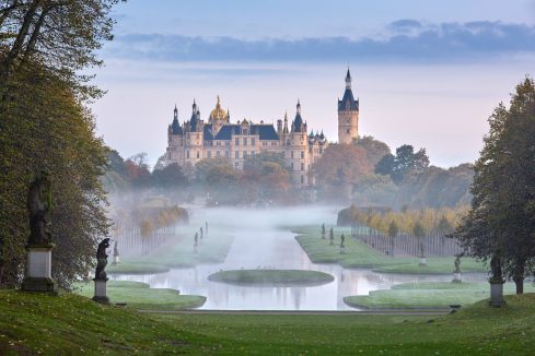 download_schwerin_thomas_grundner_002-489x326