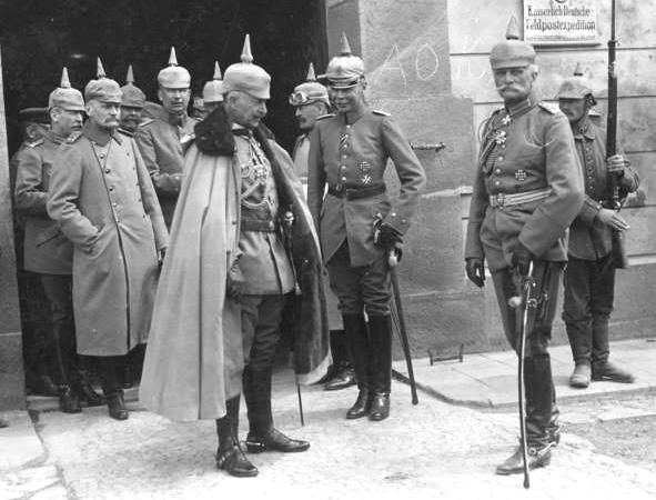 Bundesarchiv_Bild_183-R11105,_Kaiser_Wilhelm_II.,_August_v._Mackensen_crop